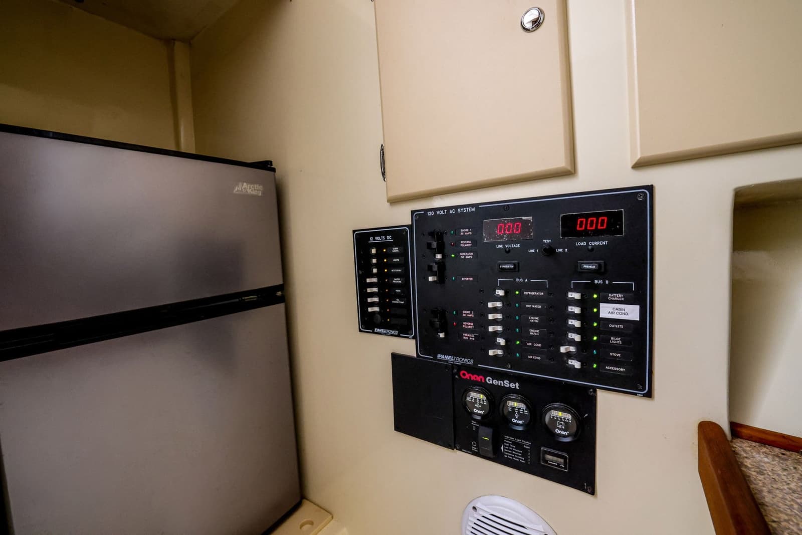 2005 Custom Carolina Express Sportfish - Photo 41