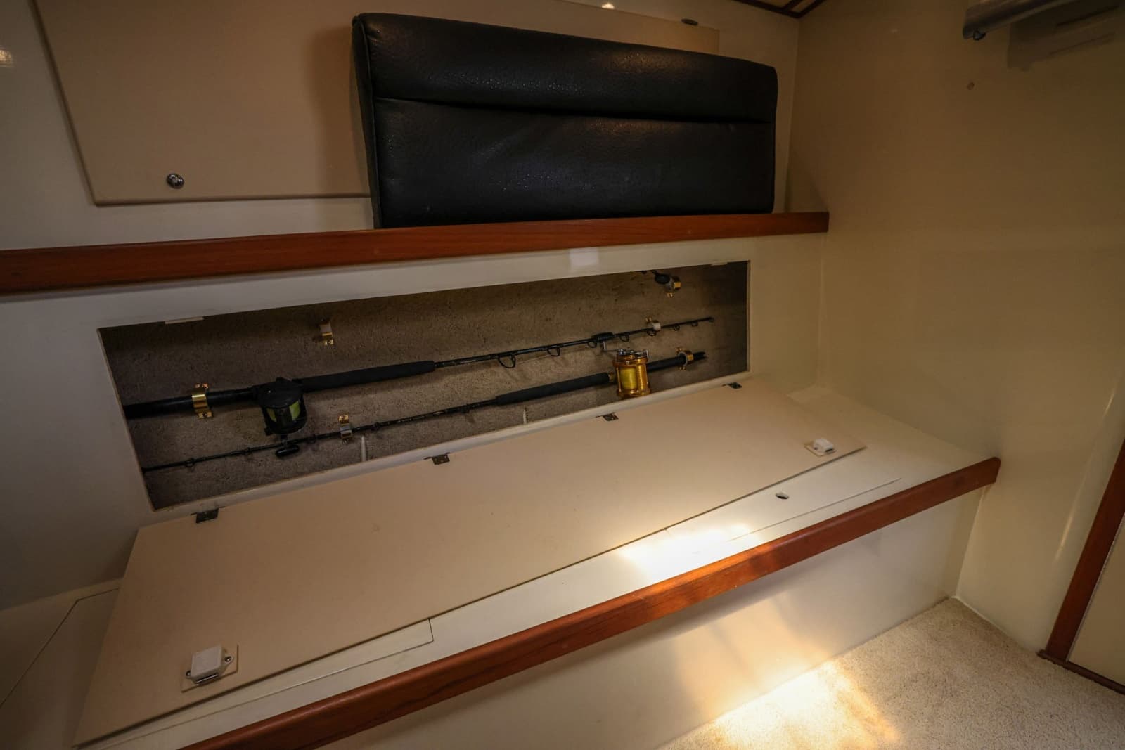 2005 Custom Carolina Express Sportfish - Photo 34