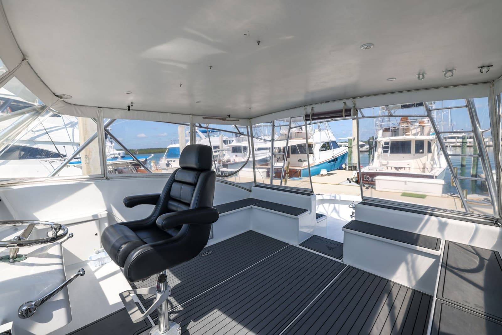 2005 Custom Carolina Express Sportfish - Photo 12
