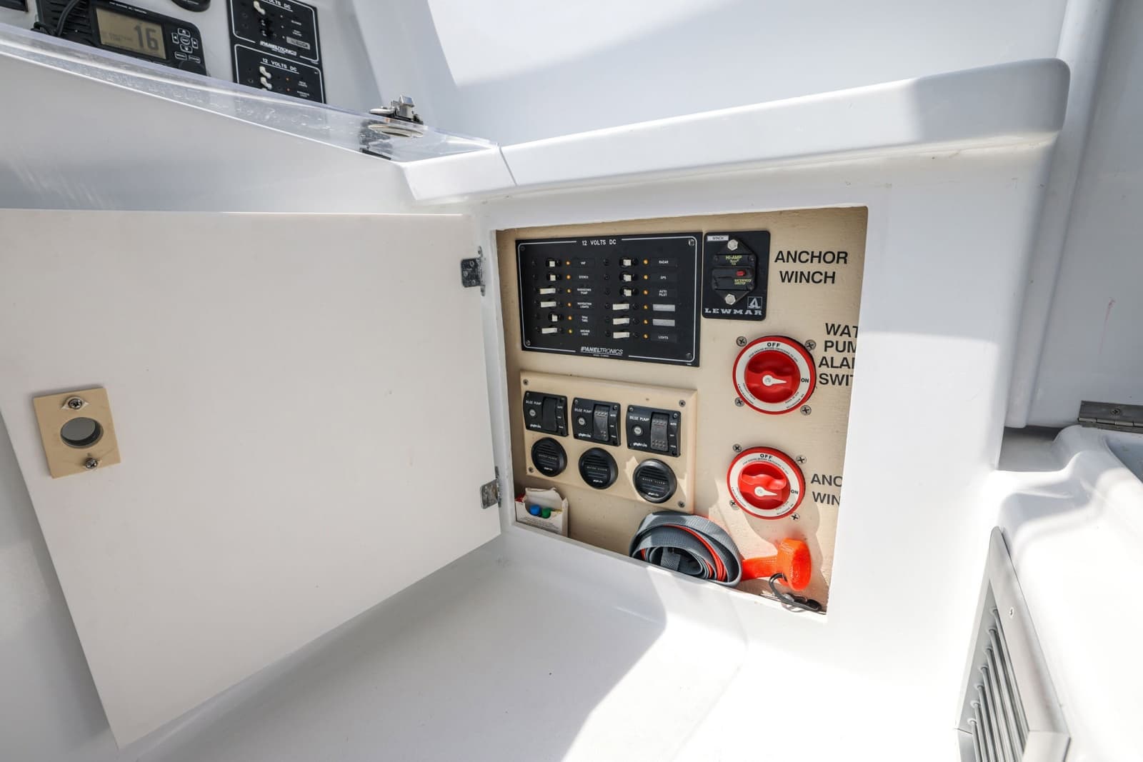 2005 Custom Carolina Express Sportfish - Photo 16