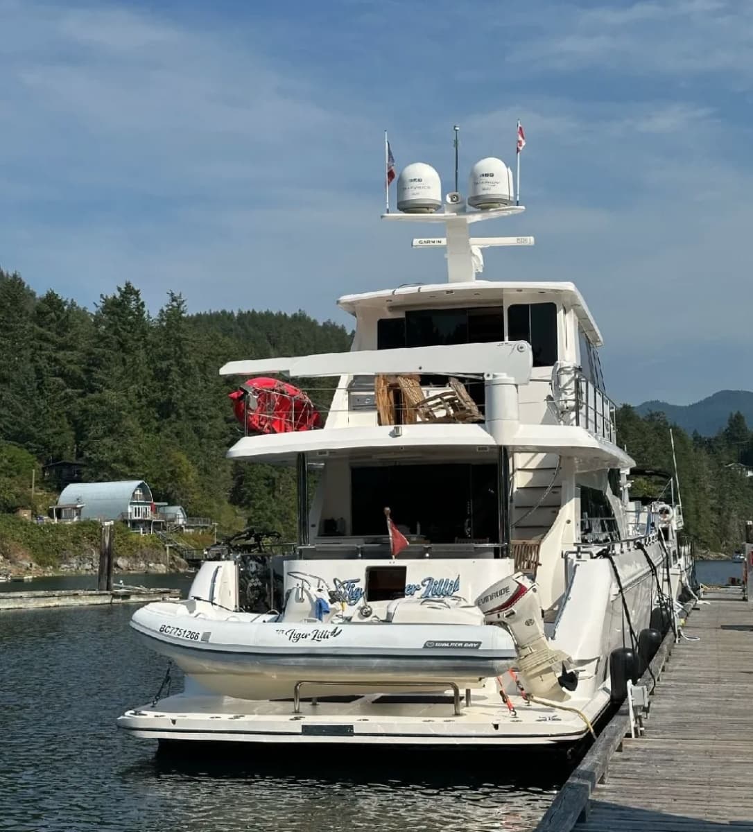 2014 Hampton 760 Sky Lounge Motor Yachts - Photo 5
