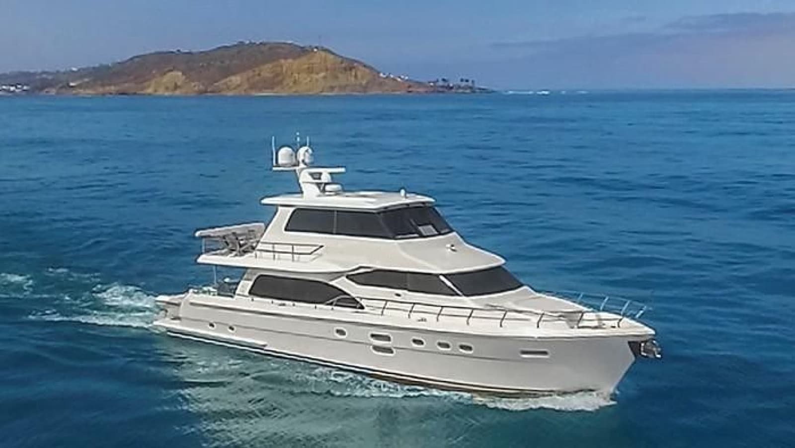 2014 Hampton 760 Sky Lounge Motor Yachts - Photo 8