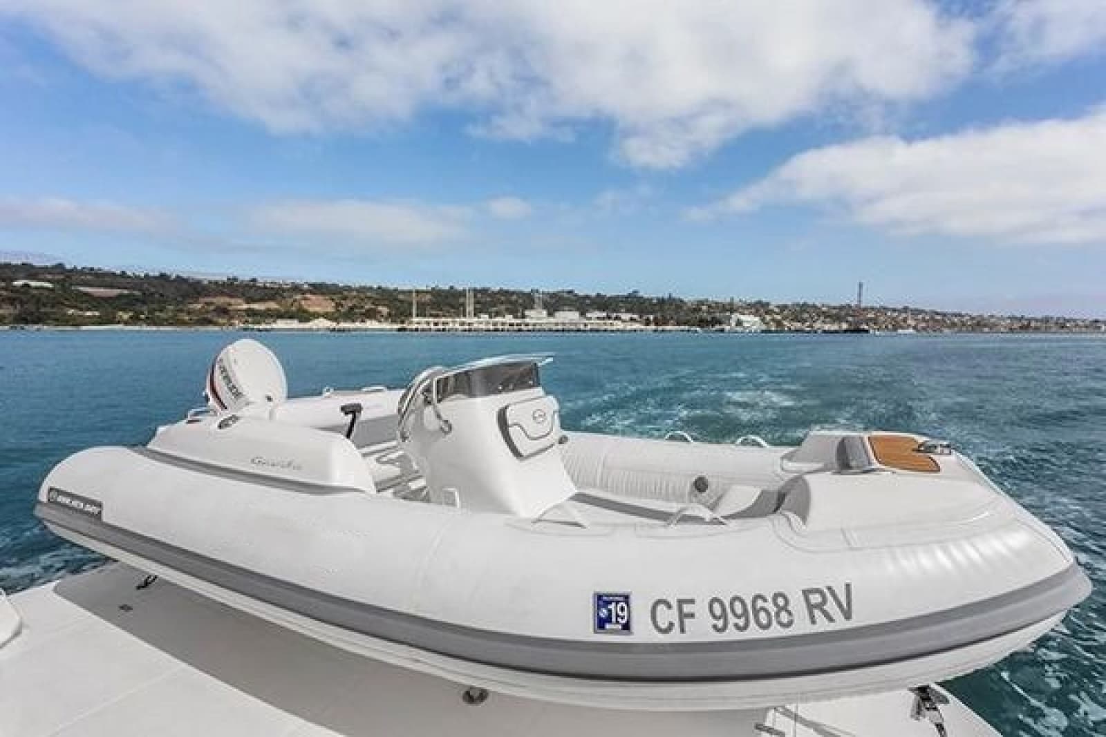 2014 Hampton 760 Sky Lounge Motor Yachts - Photo 6