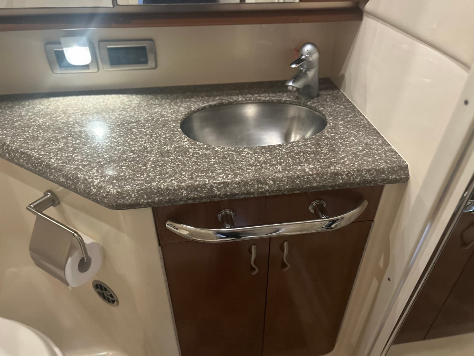 2005 Sea Ray 550 SEDAN BRIDGE - Photo 47