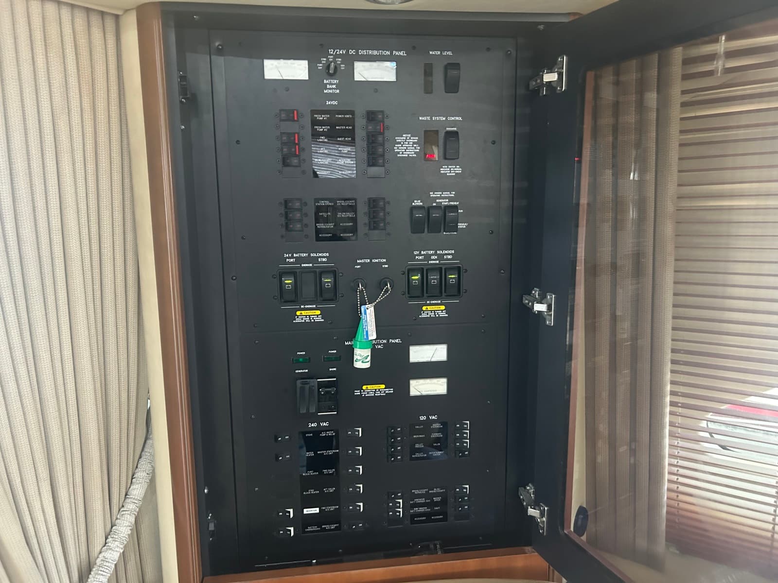 2005 Sea Ray 550 SEDAN BRIDGE - Photo 48