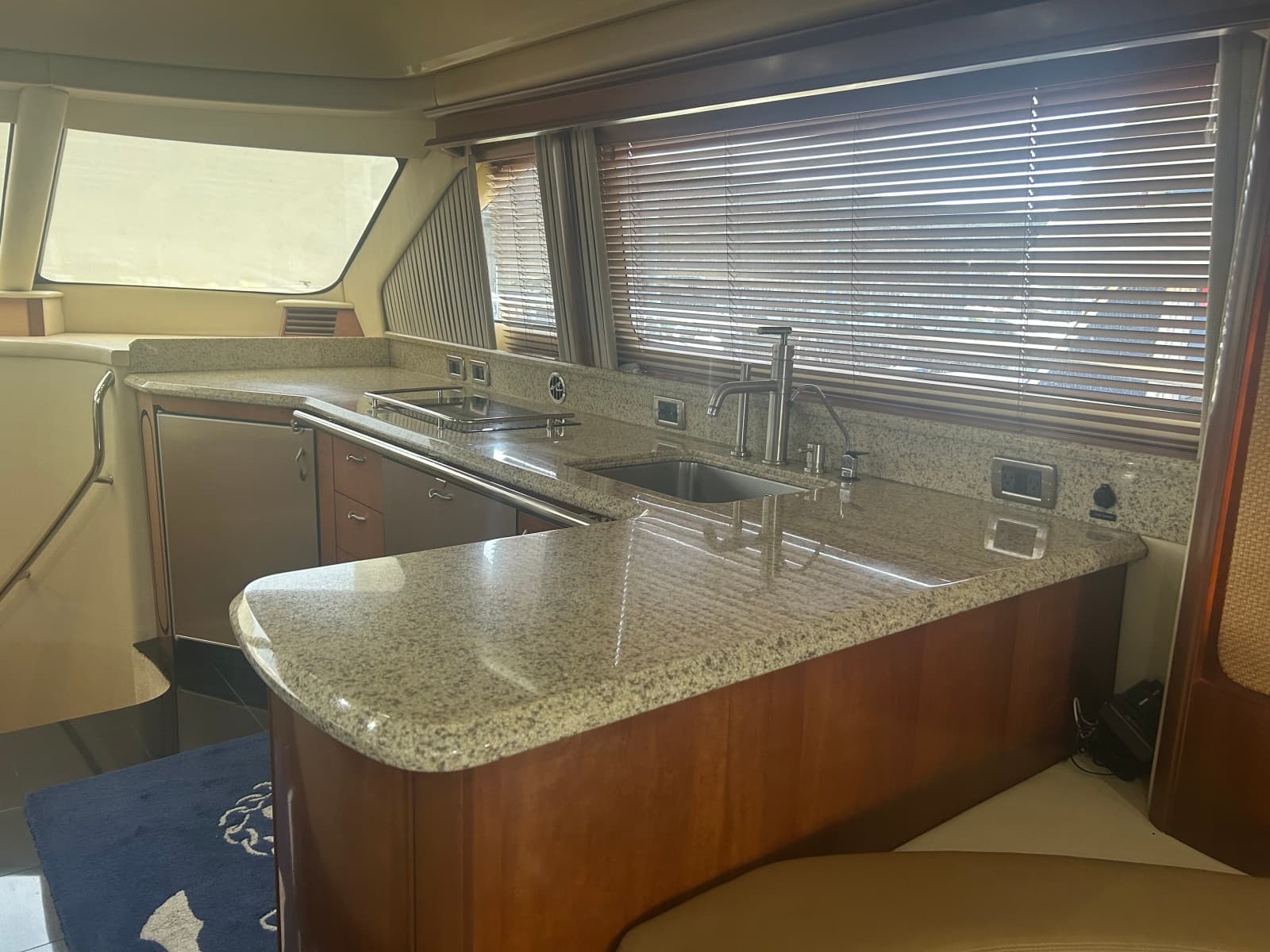 2005 Sea Ray 550 SEDAN BRIDGE - Photo 65