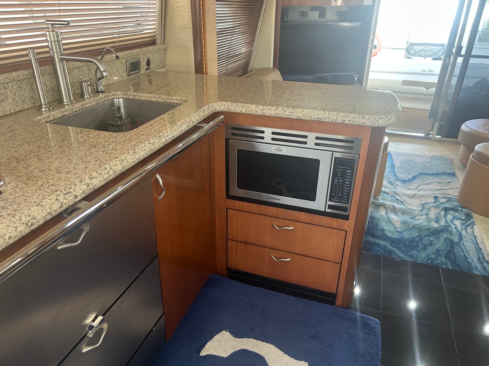 2005 Sea Ray 550 SEDAN BRIDGE - Photo 62