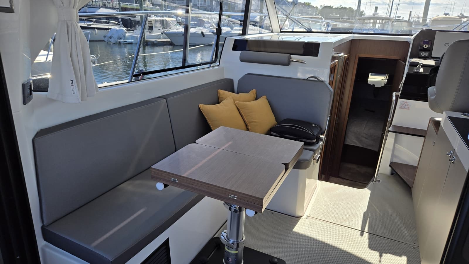 2025 Beneteau Antares 11 Coupe - Photo 20