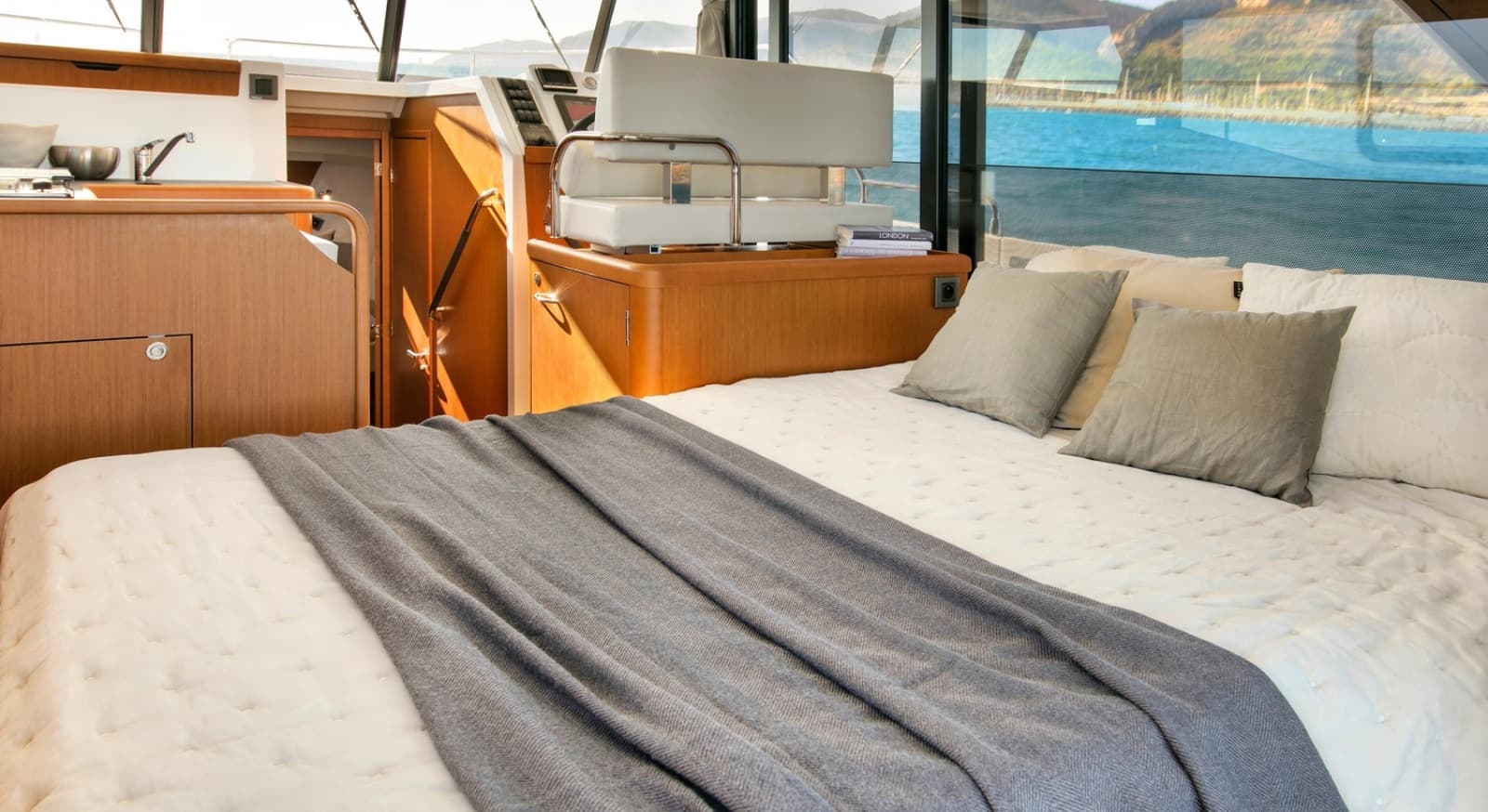 2022 Beneteau Swift Trawler 35 - Photo 55