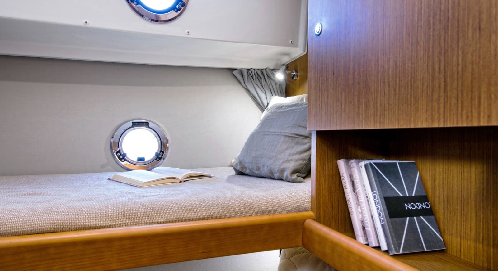2022 Beneteau Swift Trawler 35 - Photo 53