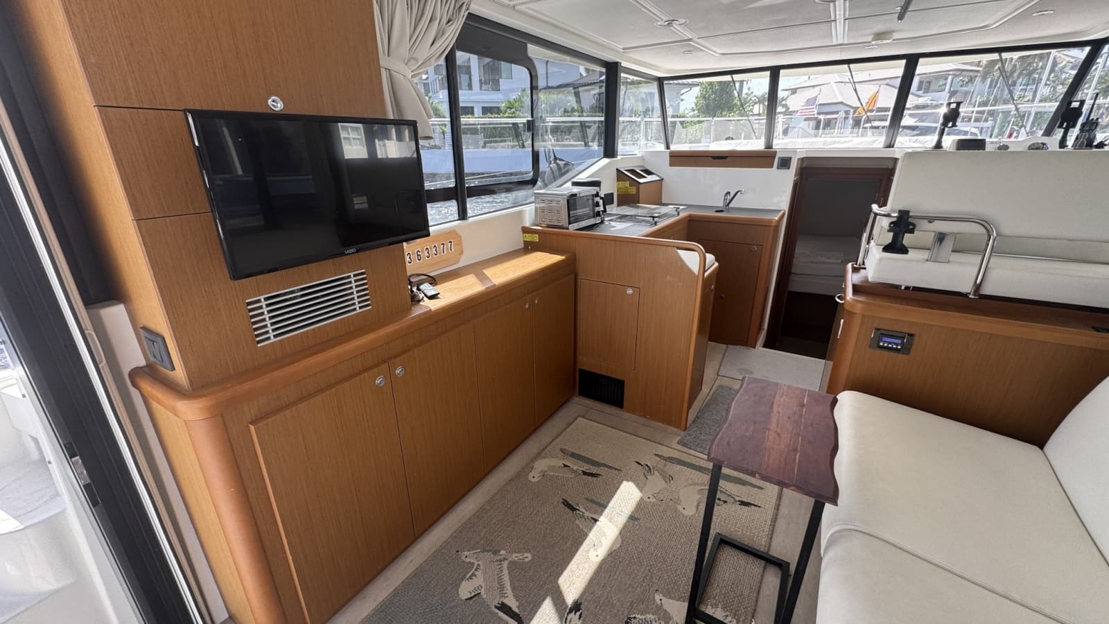 2022 Beneteau Swift Trawler 35 - Photo 9