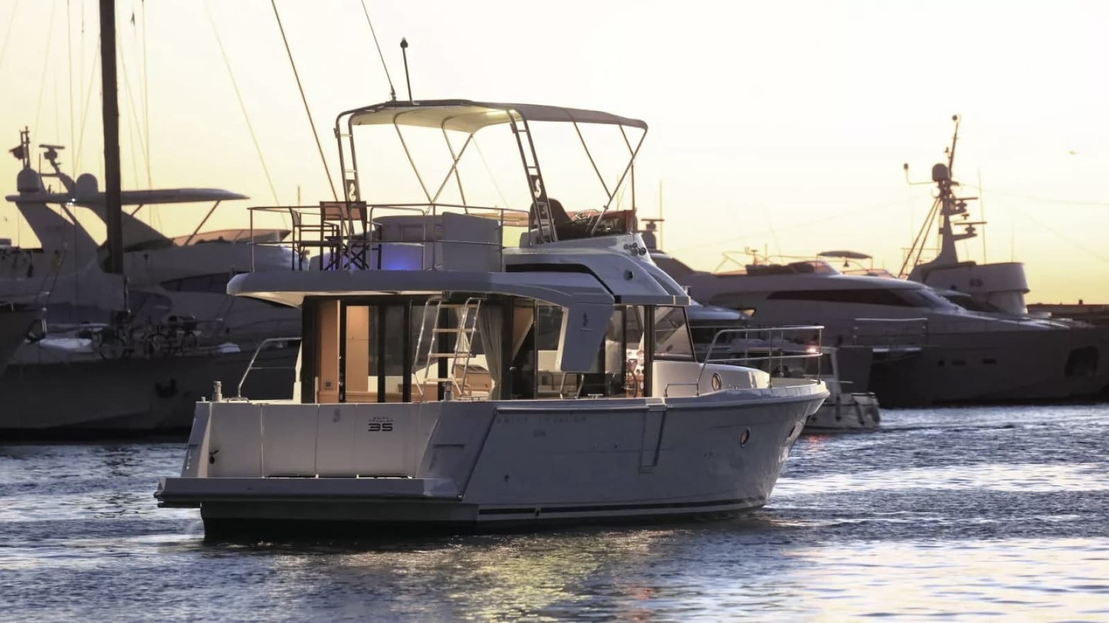 2022 Beneteau Swift Trawler 35 - Photo 47