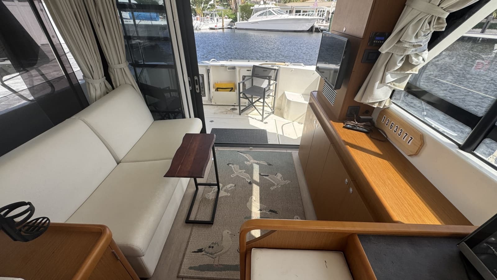 2022 Beneteau Swift Trawler 35 - Photo 10