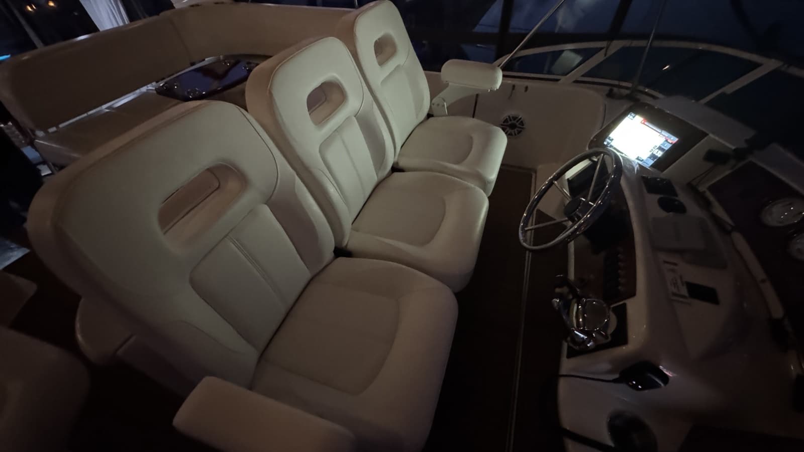 2002 Silverton 43 Motor Yacht - Photo 9