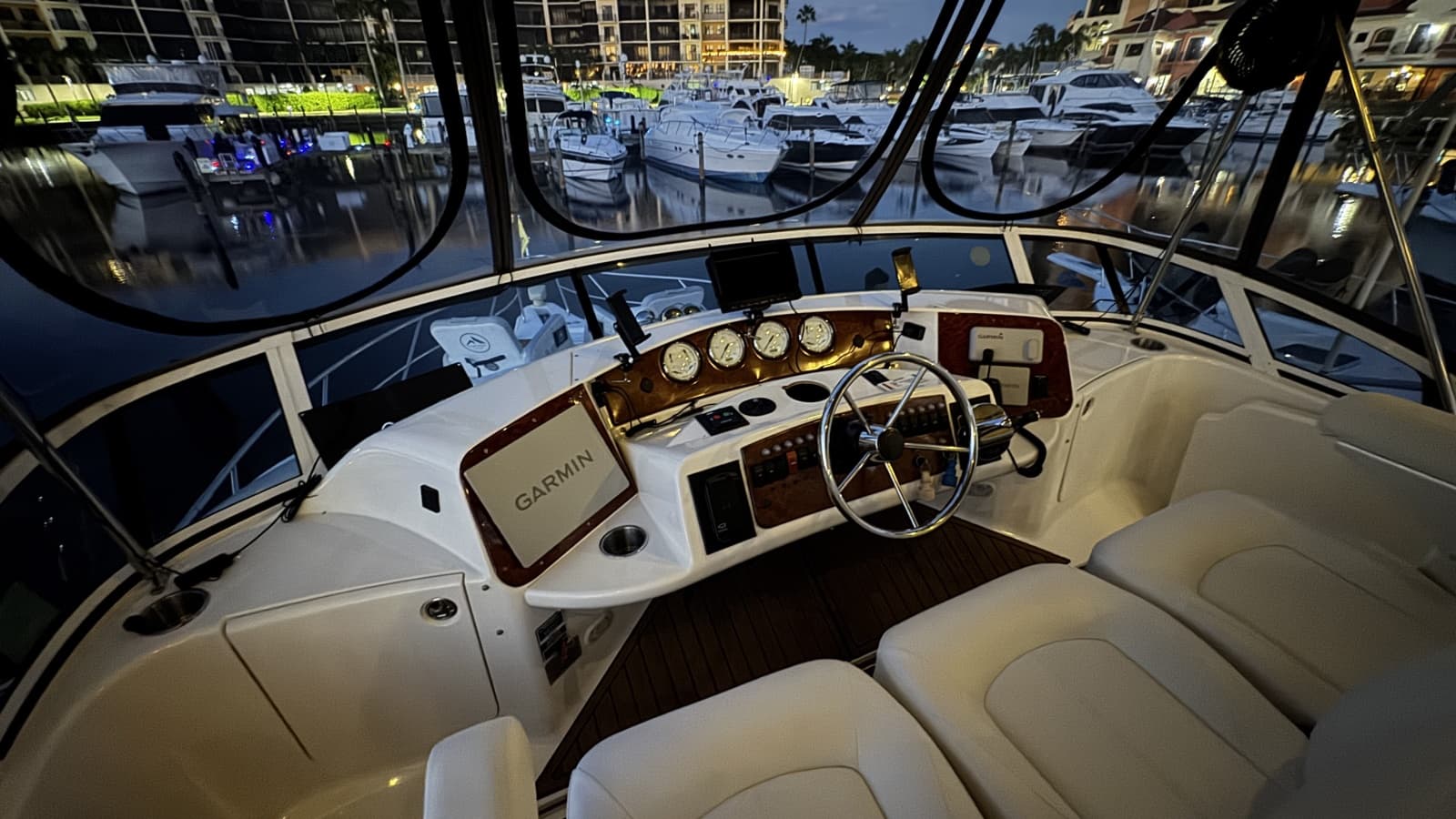 2002 Silverton 43 Motor Yacht - Photo 12