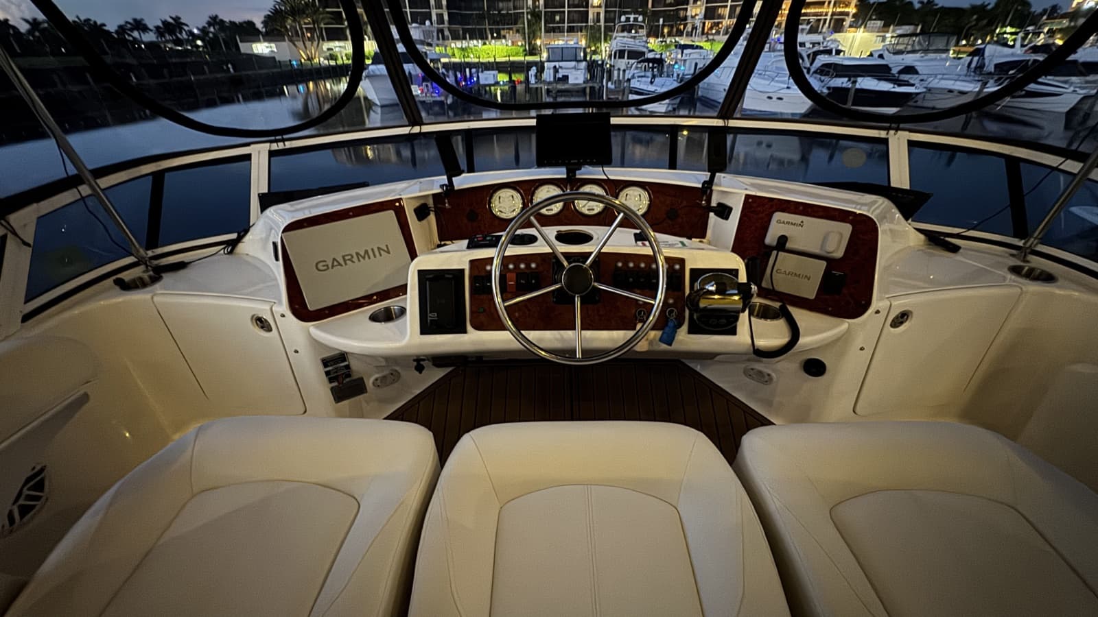 2002 Silverton 43 Motor Yacht - Photo 13