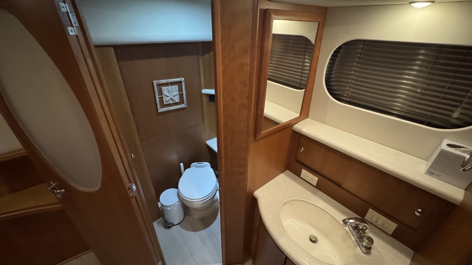 2002 Silverton 43 Motor Yacht - Photo 39