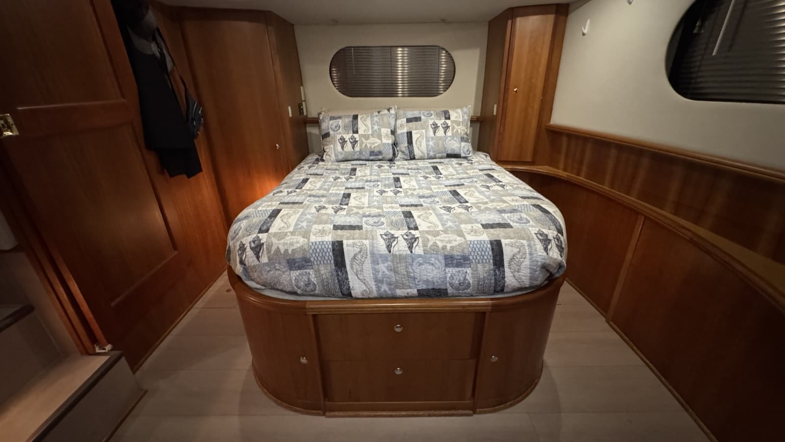 2002 Silverton 43 Motor Yacht - Photo 42