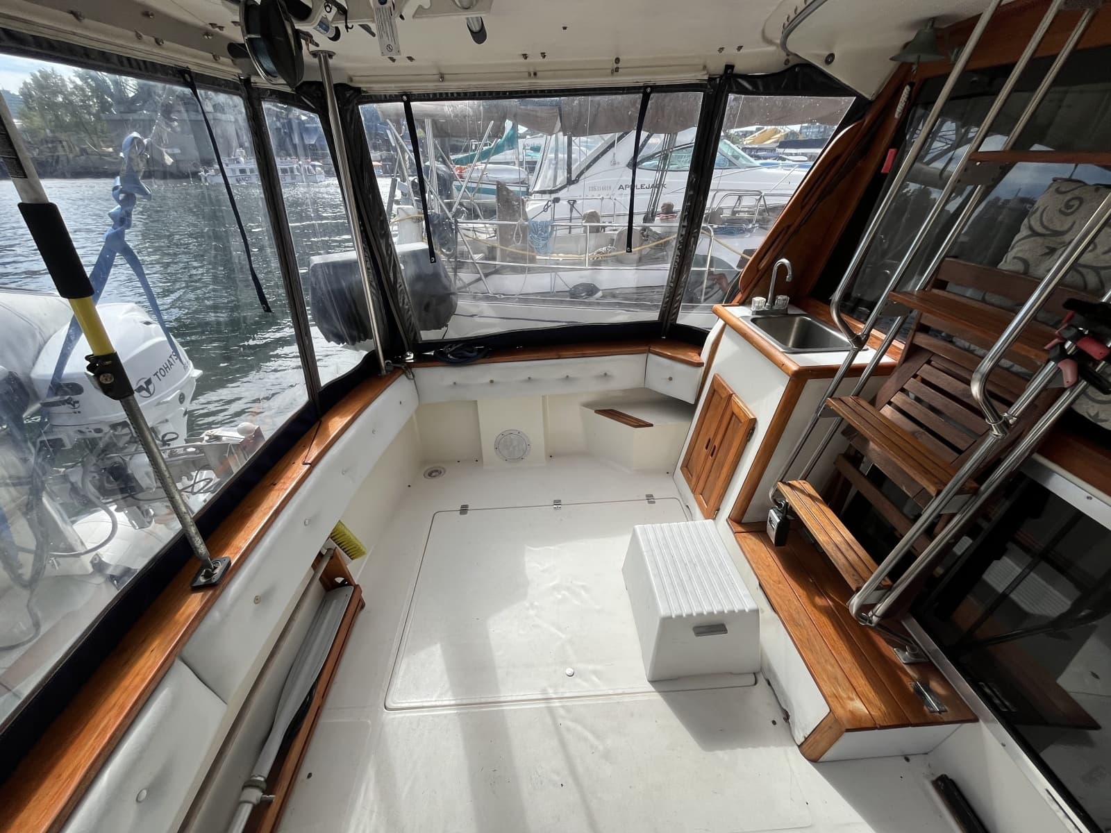 1987 Bayliner 3270 Motoryacht - Photo 6