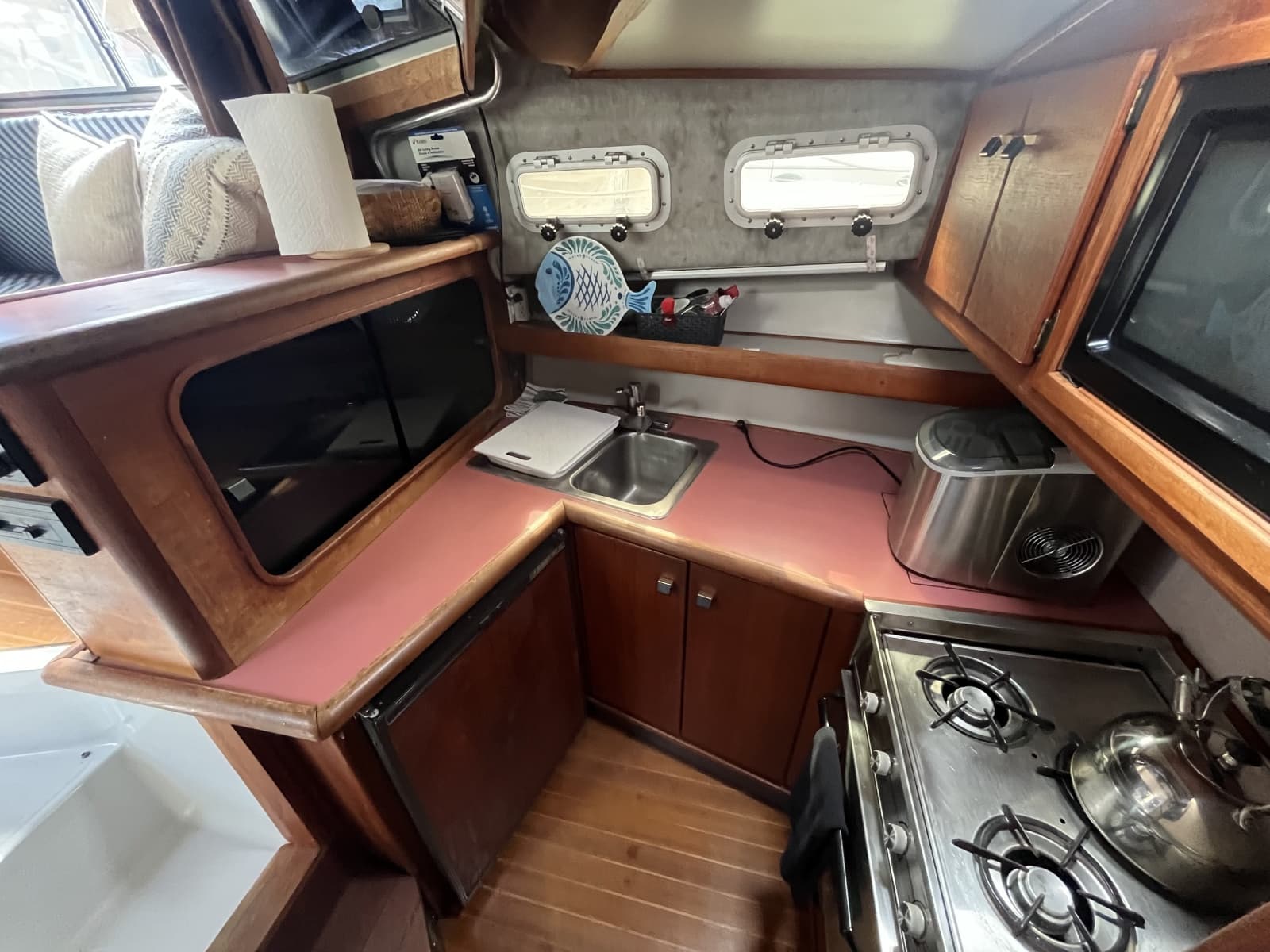 1987 Bayliner 3270 Motoryacht - Photo 11