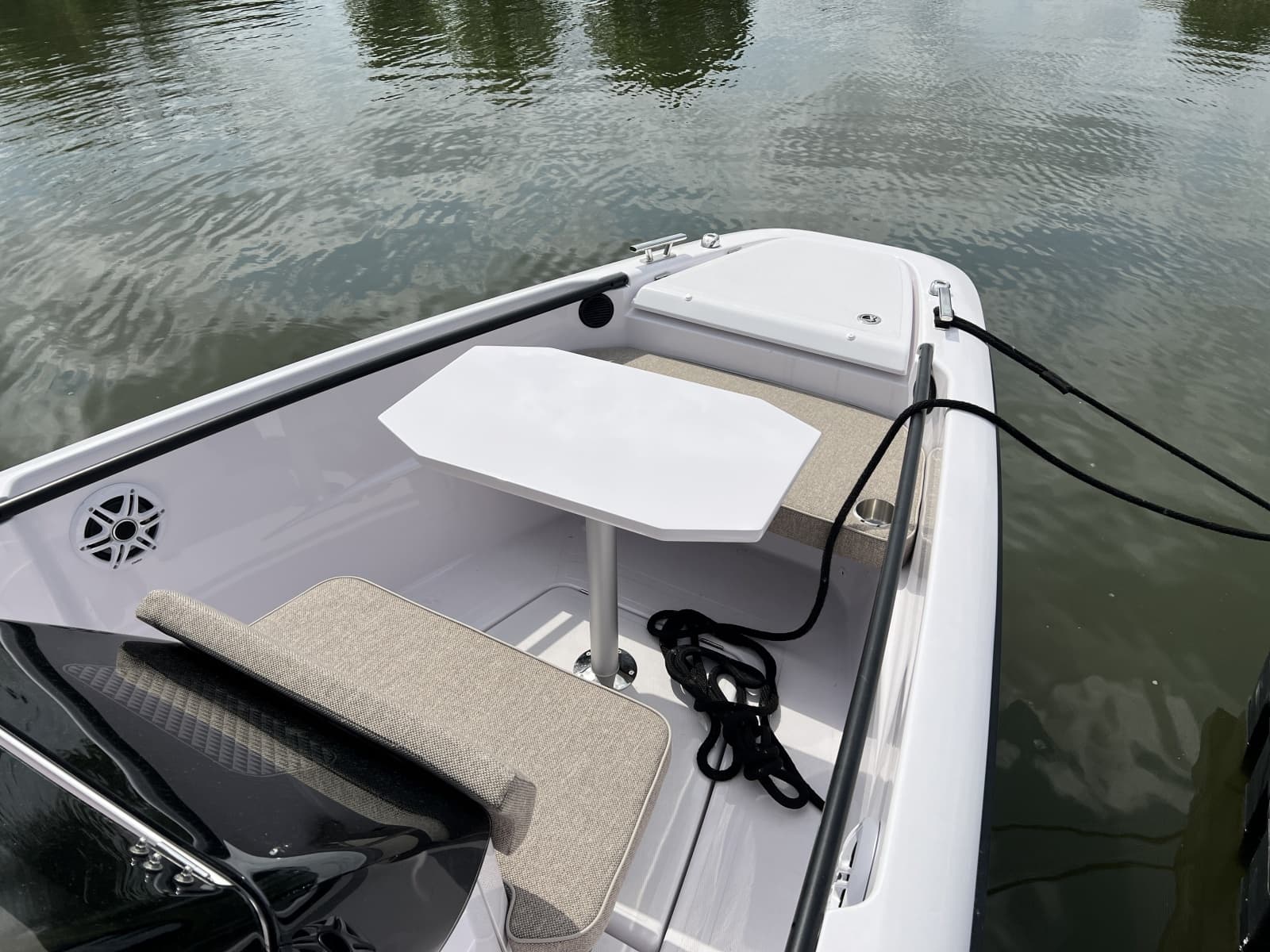 2024 Axopar 22 T-Top - Photo 7