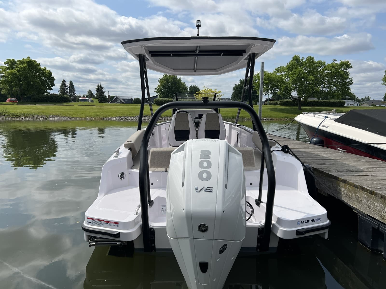 2024 Axopar 22 T-Top - Photo 18