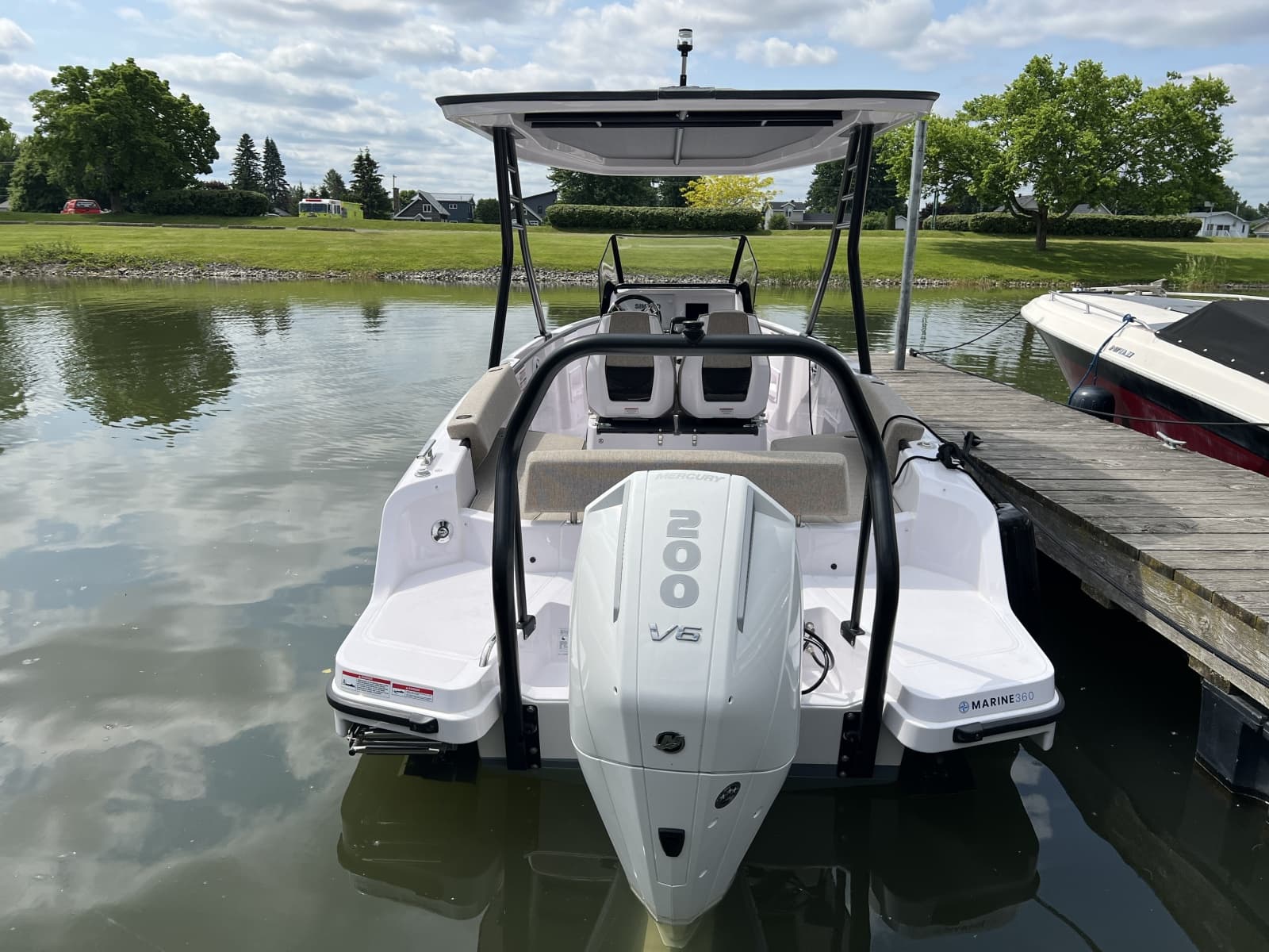 2024 Axopar 22 T-Top - Photo 13