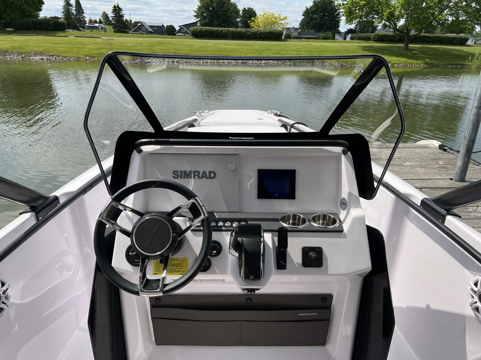2024 Axopar 22 T-Top - Photo 12