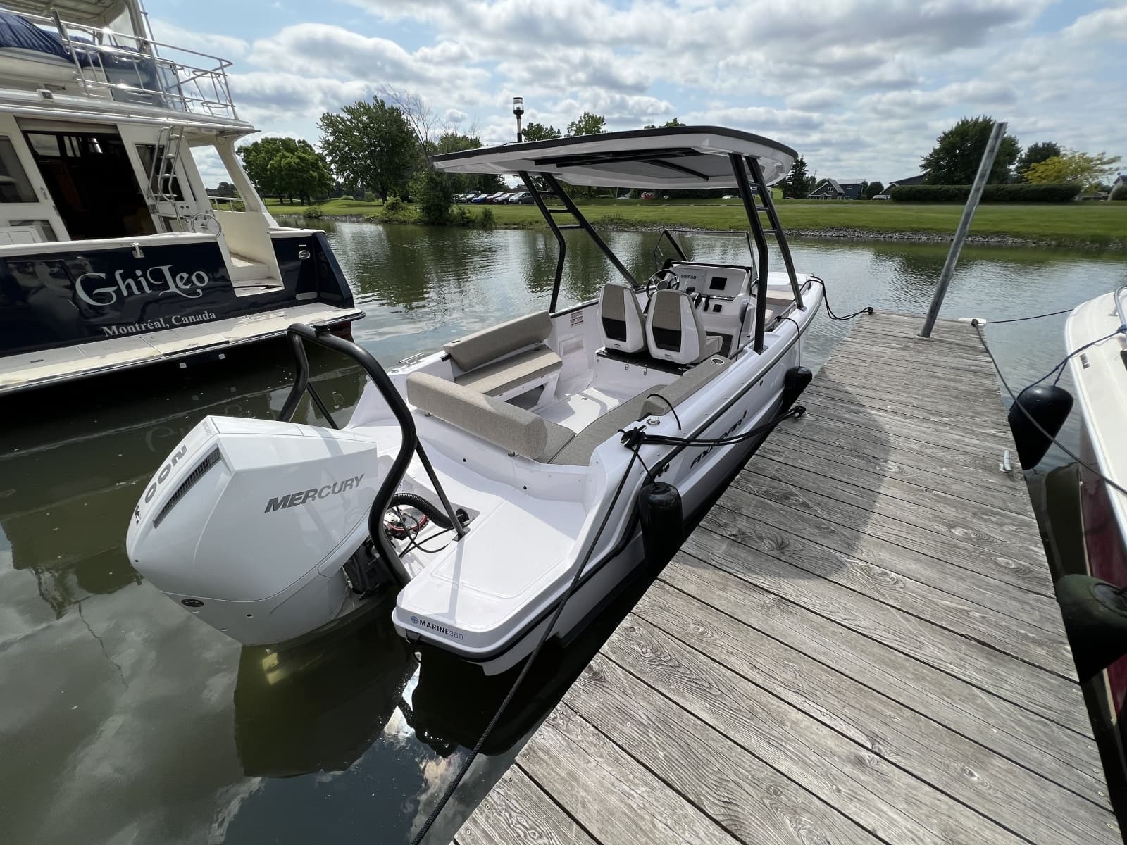 2024 Axopar 22 T-Top - Photo 4