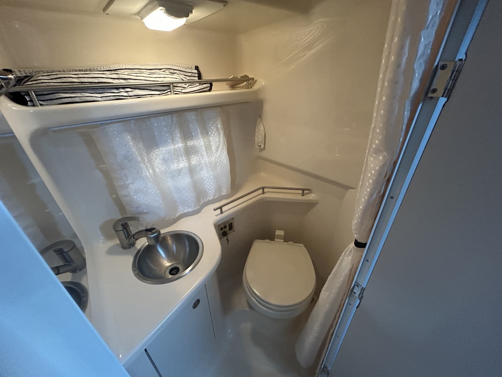 2015 Sea Ray 280 Sundancer - Photo 17