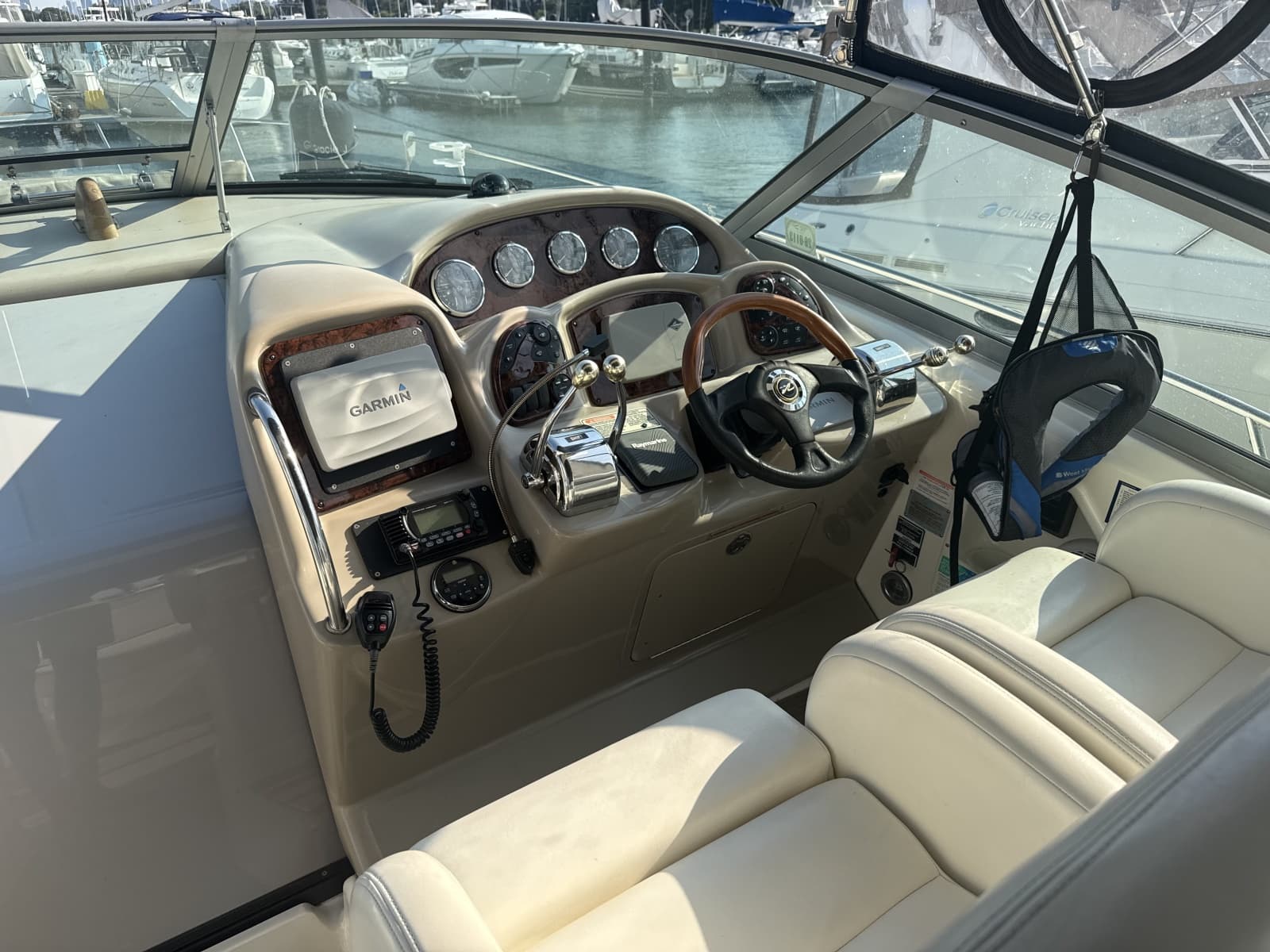 2003 Sea Ray 340 Sundancer - Photo 14