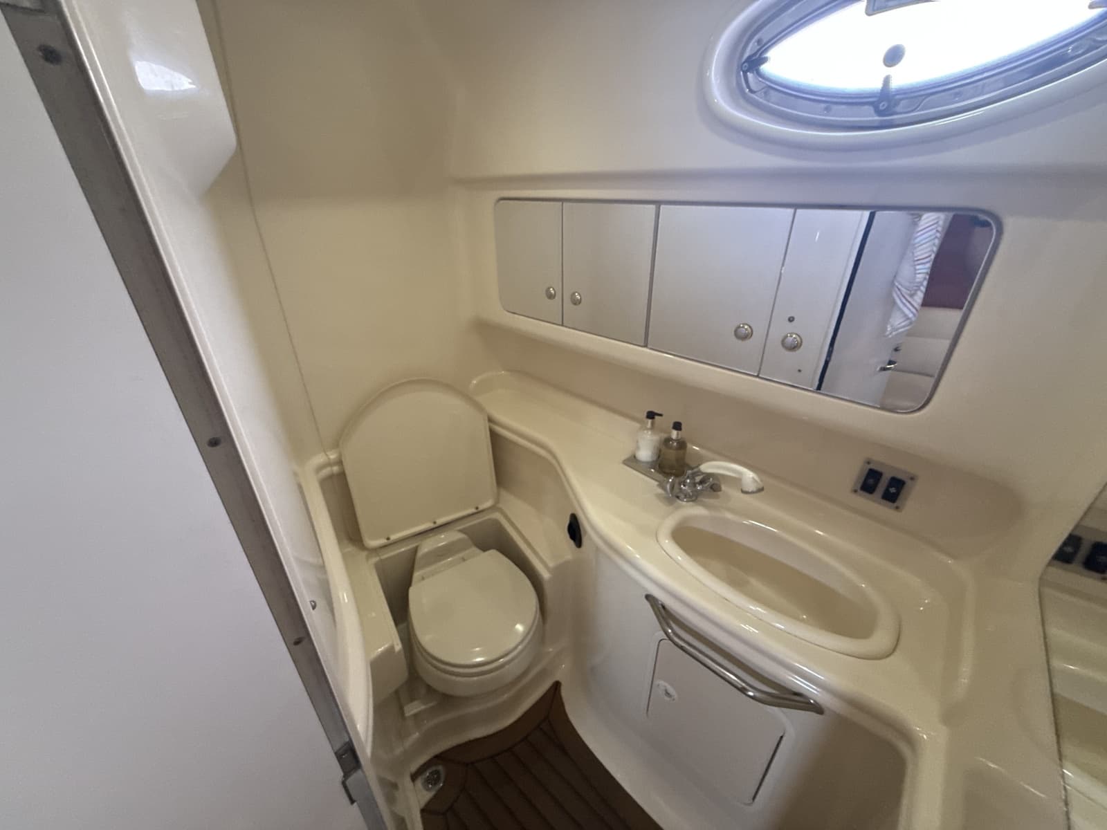 2003 Sea Ray 340 Sundancer - Photo 28