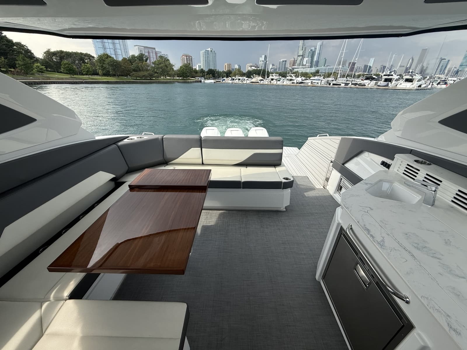 2021 Cruisers Yachts 42 GLS OB - Photo 10