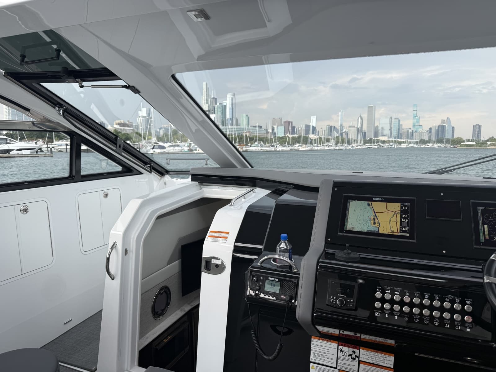 2021 Cruisers Yachts 42 GLS OB - Photo 16
