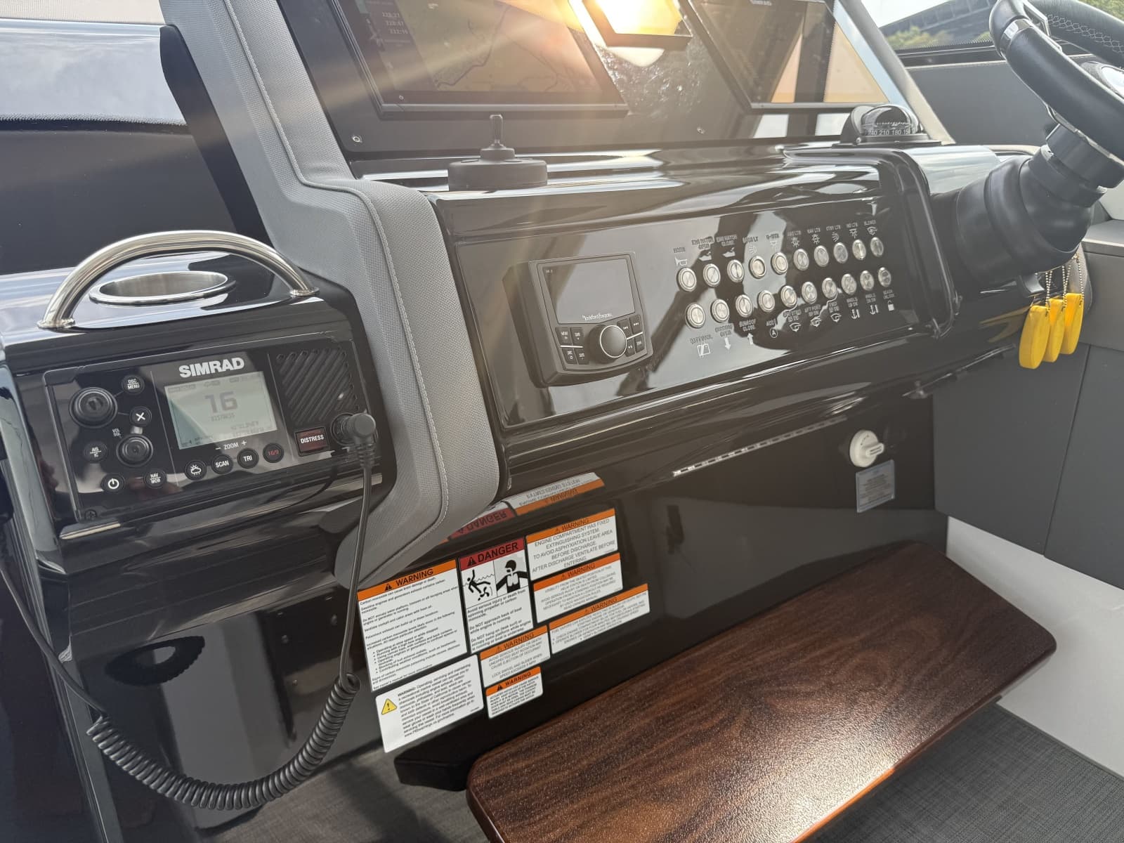 2021 Cruisers Yachts 42 GLS OB - Photo 21
