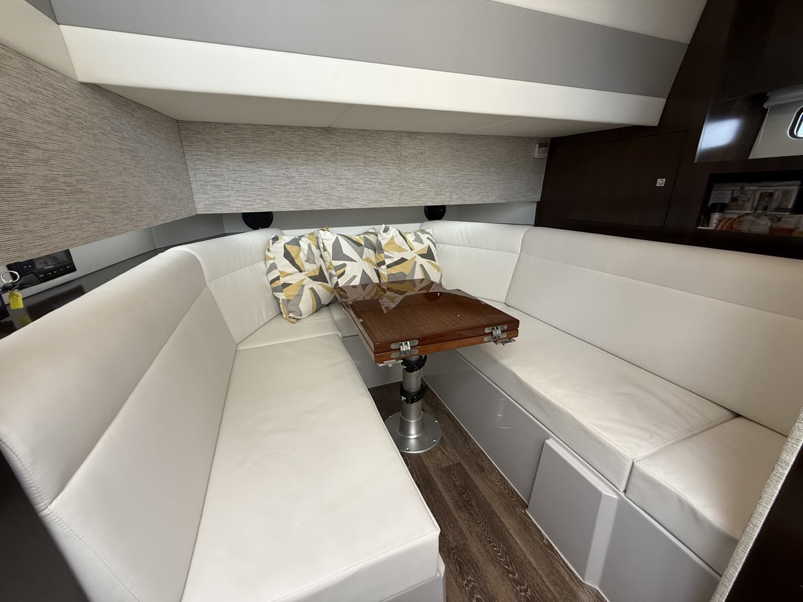 2021 Cruisers Yachts 42 GLS OB - Photo 28