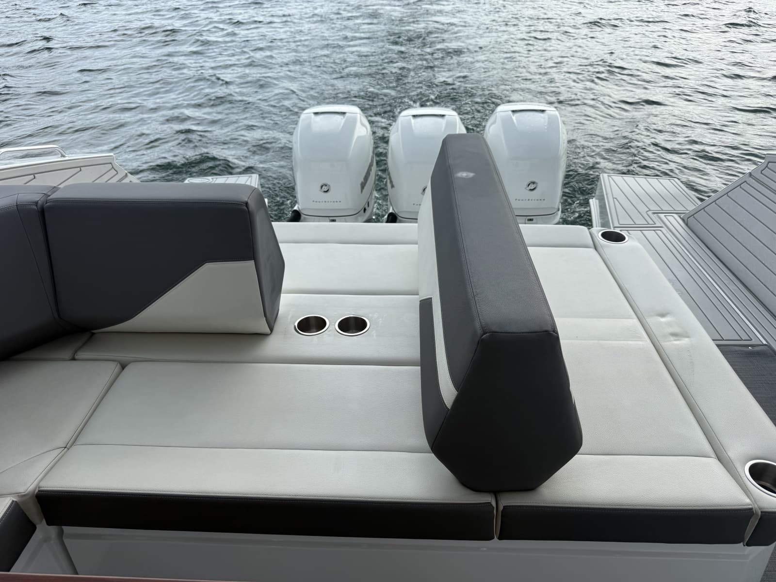 2021 Cruisers Yachts 42 GLS OB - Photo 50