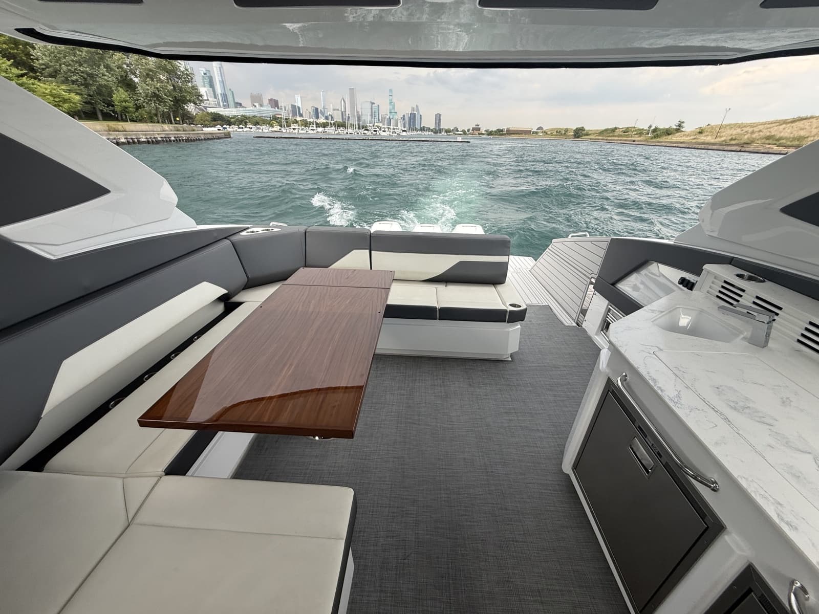2021 Cruisers Yachts 42 GLS OB - Photo 15