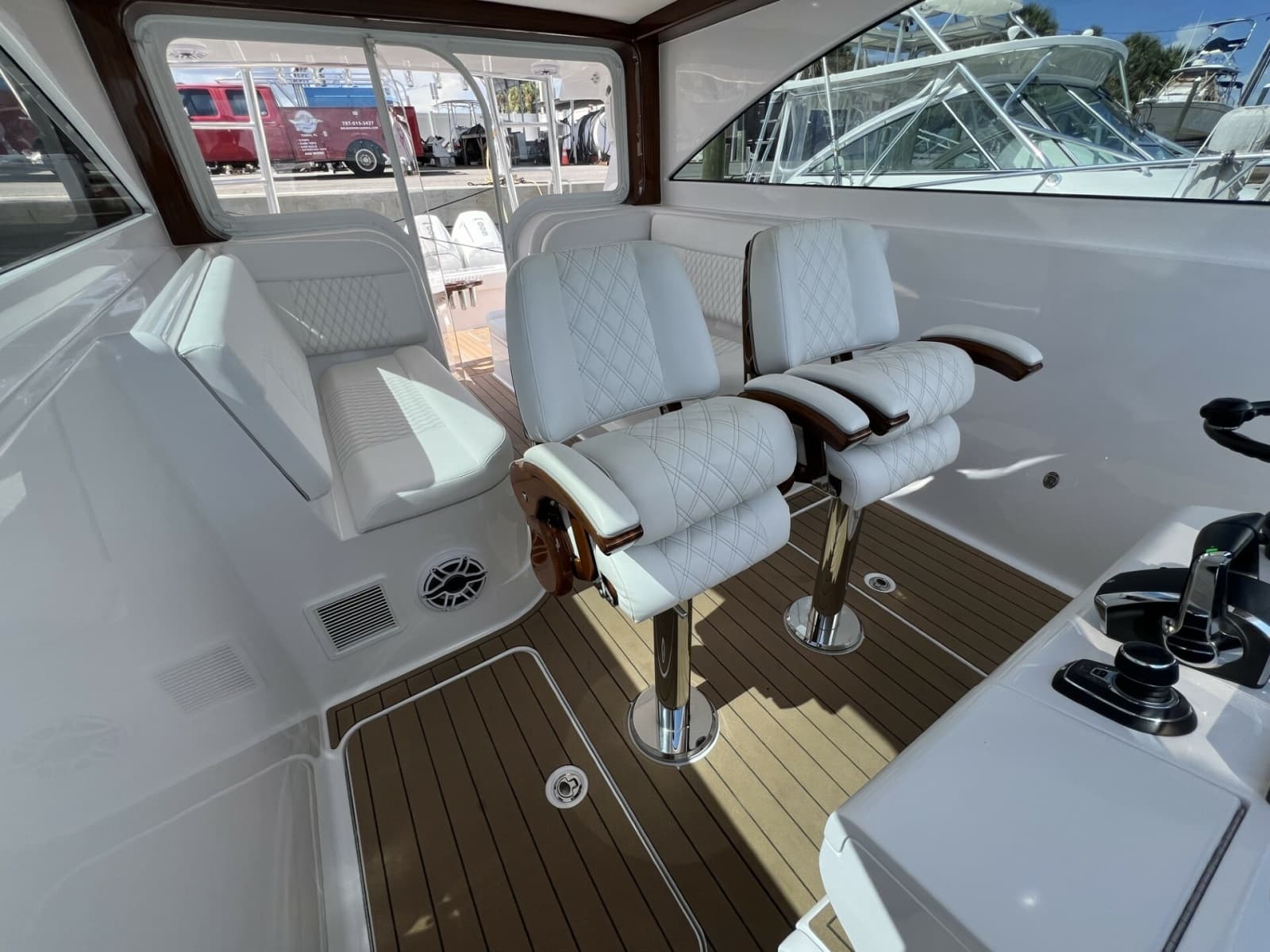 2023 Queens Yachts Custom Smith - Photo 30
