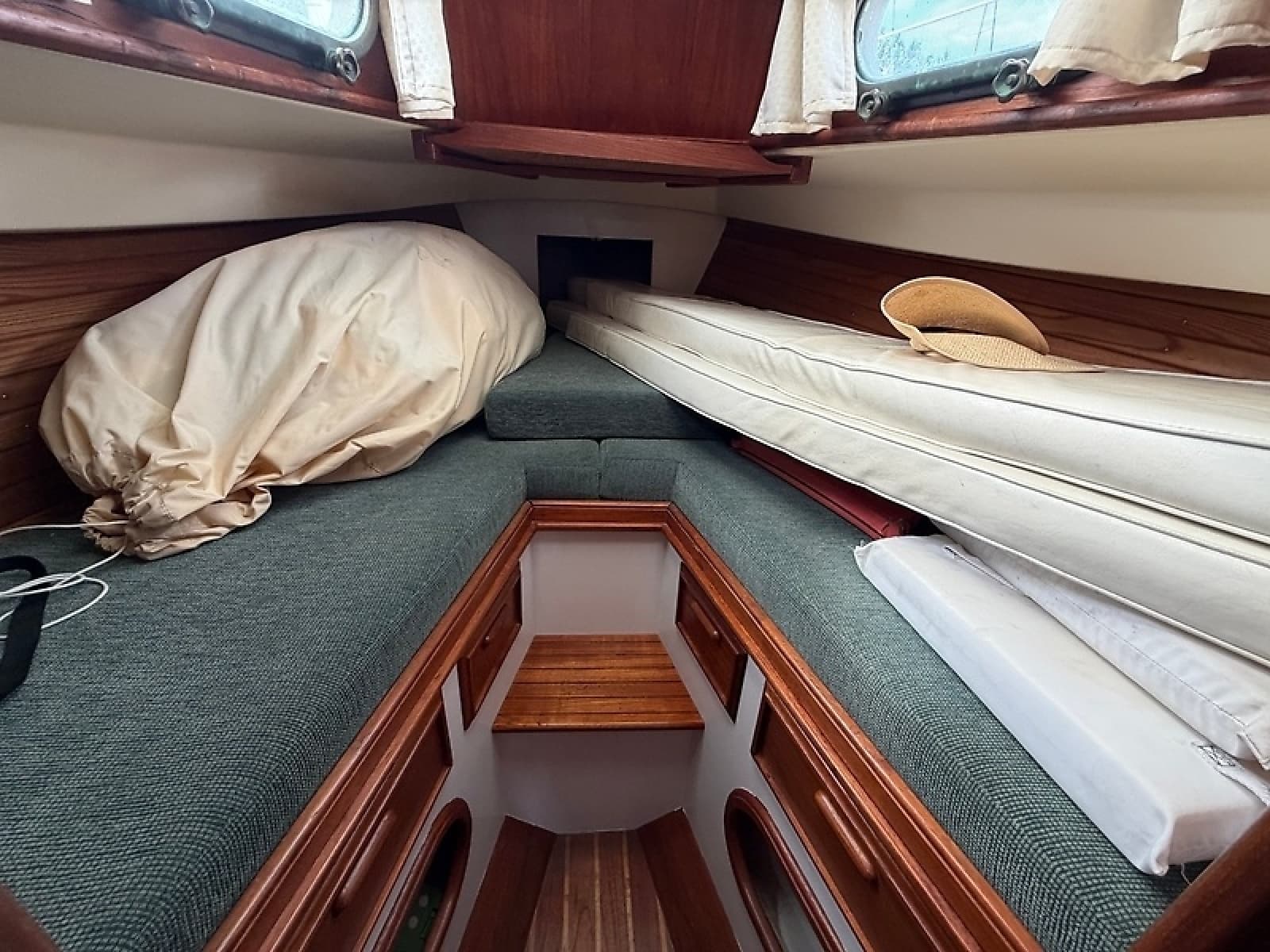 1986 Cape Dory  - Photo 9