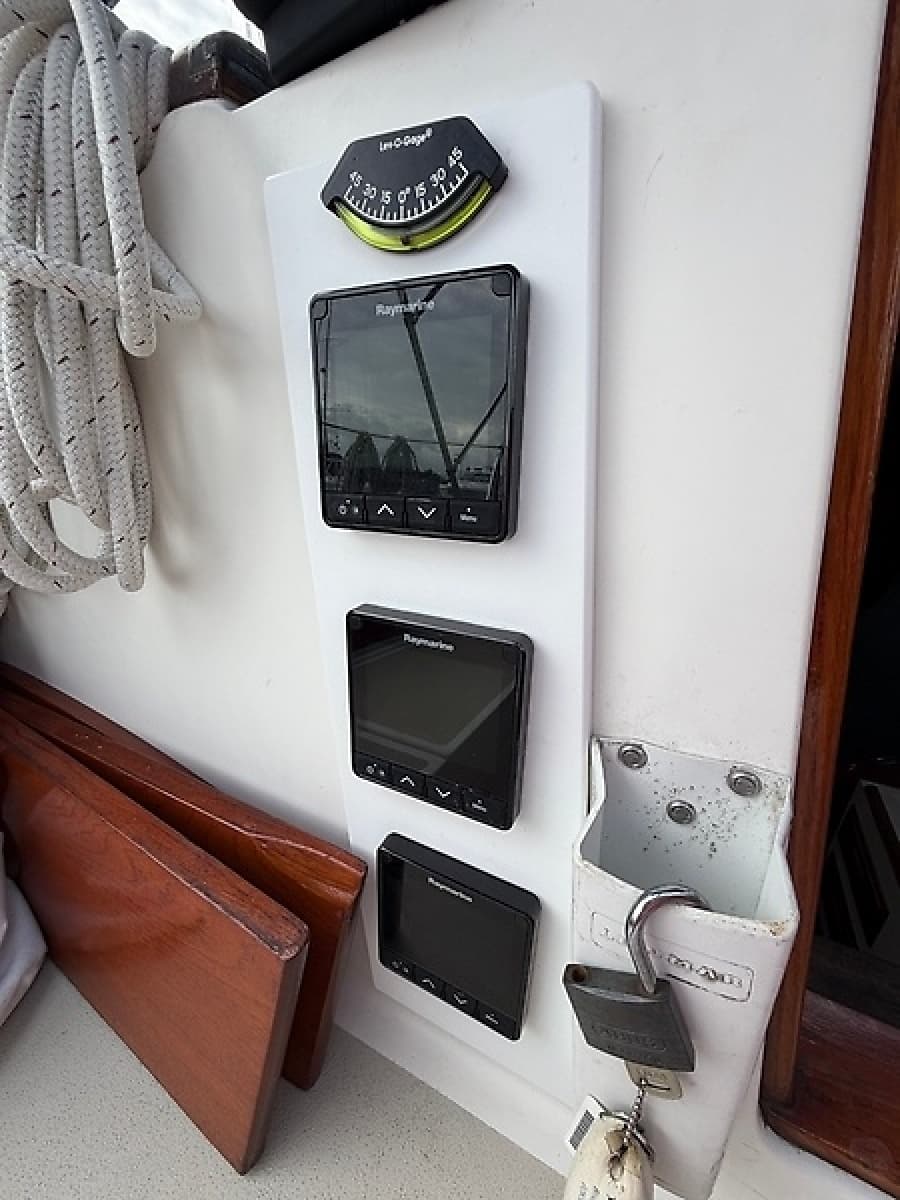 1986 Cape Dory  - Photo 5