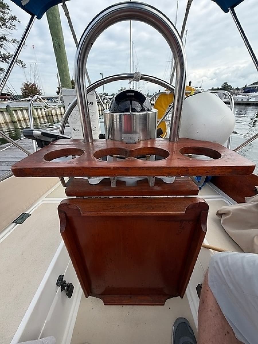 1986 Cape Dory  - Photo 4