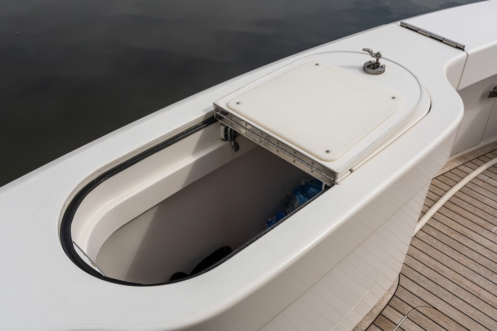 2022 Viking 48 Convertible - Photo 39