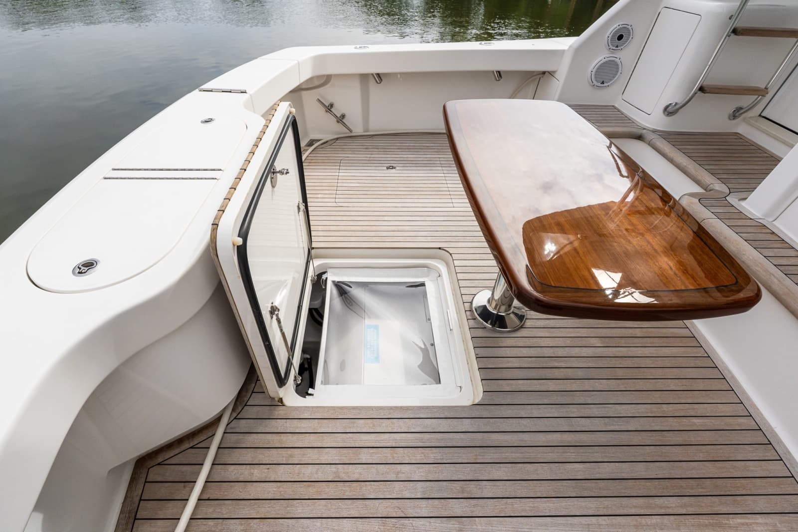 2022 Viking 48 Convertible - Photo 41