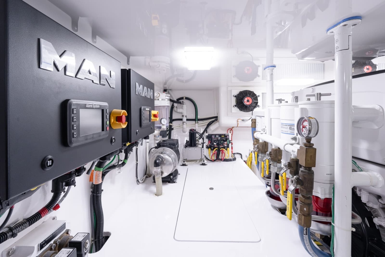 2022 Viking 48 Convertible - Photo 61
