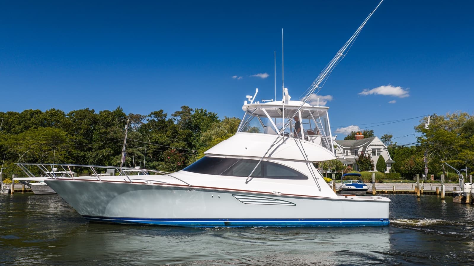 2022 Viking 48 Convertible - Photo 3