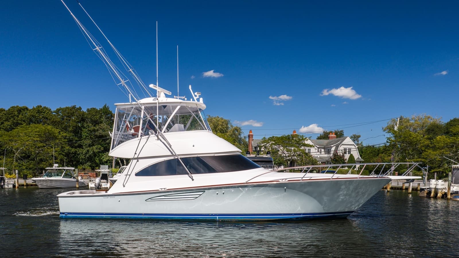 2022 Viking 48 Convertible - Photo 2