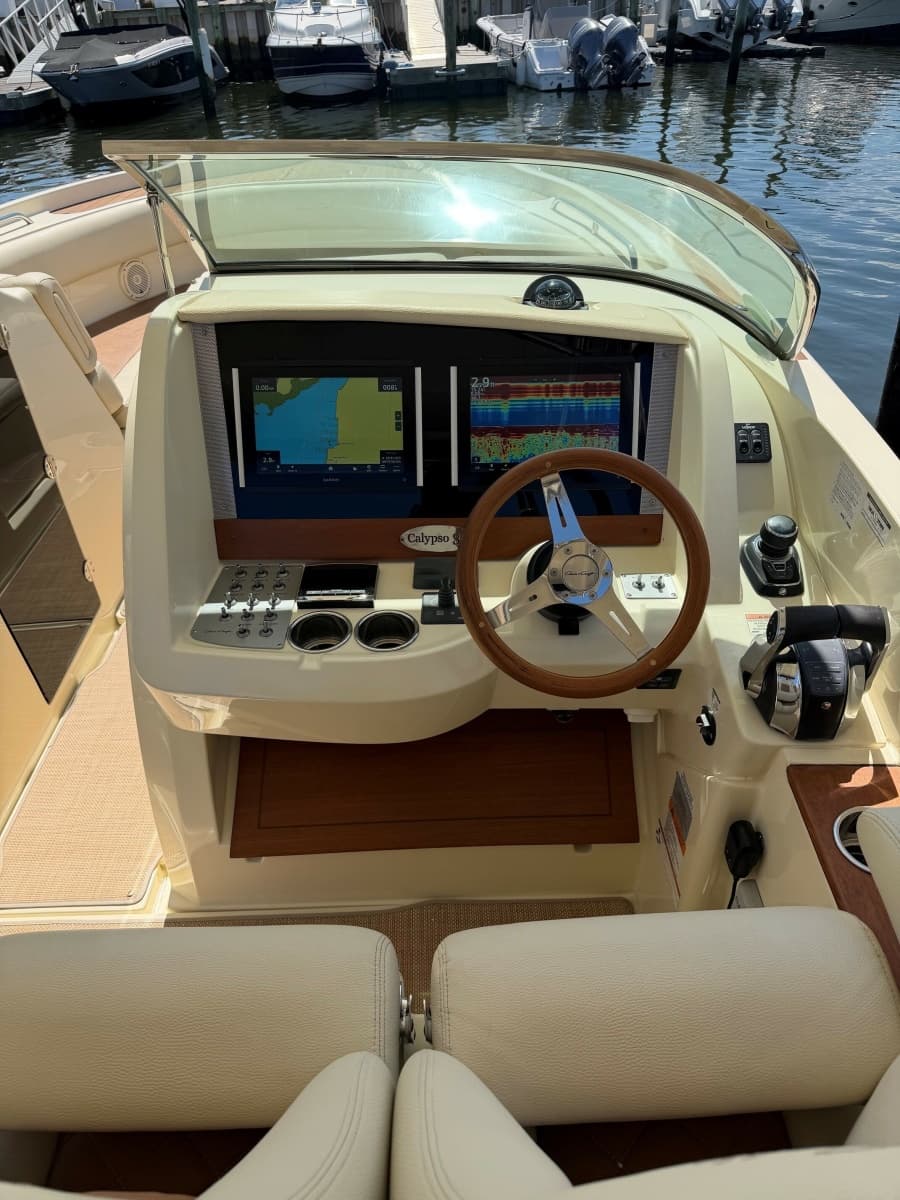 2018 Chris-Craft Calypso 30 - Photo 13