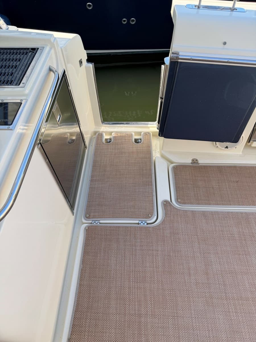 2018 Chris-Craft Calypso 30 - Photo 12