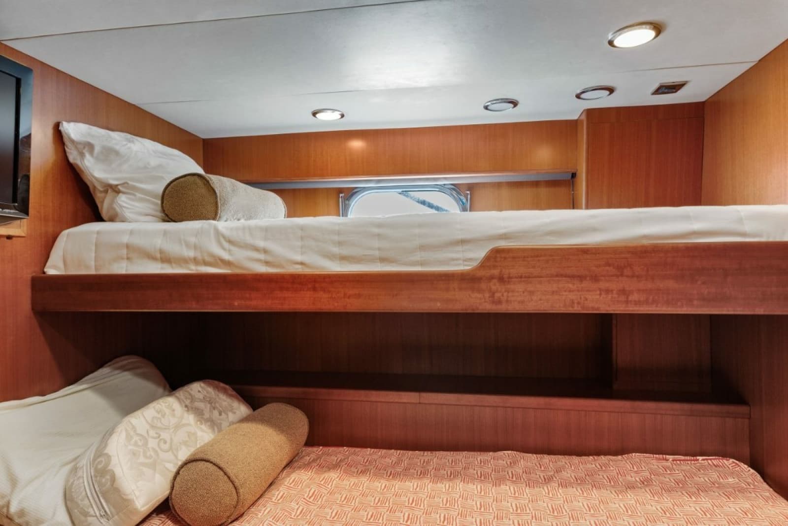 2009 Ocean Alexander 74 Flybridge - Photo 48